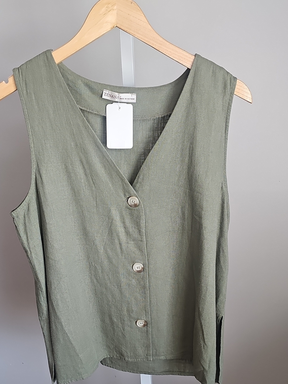 Zenana Outfitters Olive Green Sleeveless Button Front Top